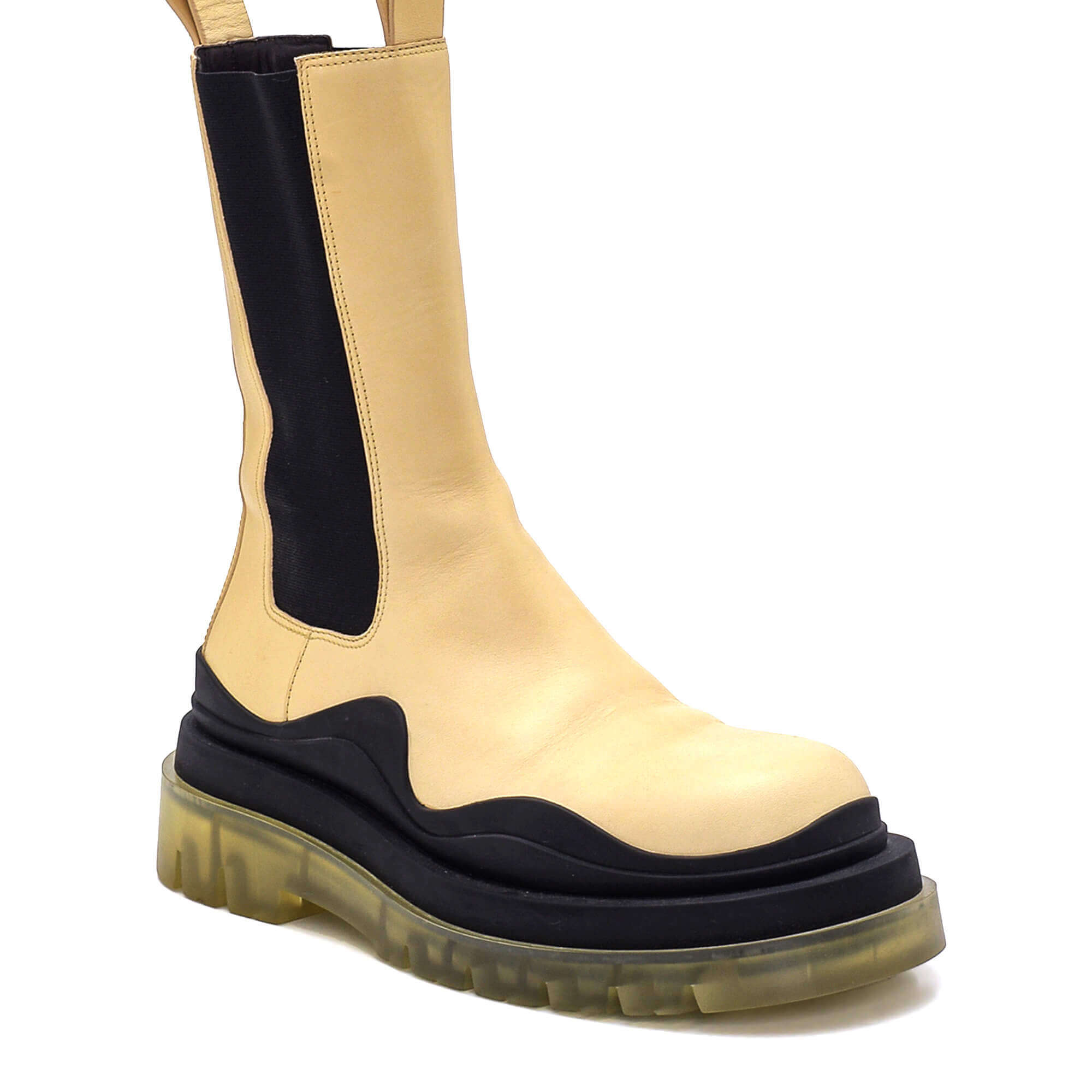 Bottega Veneta - Butter Leather BV Tire Chelsea Boots